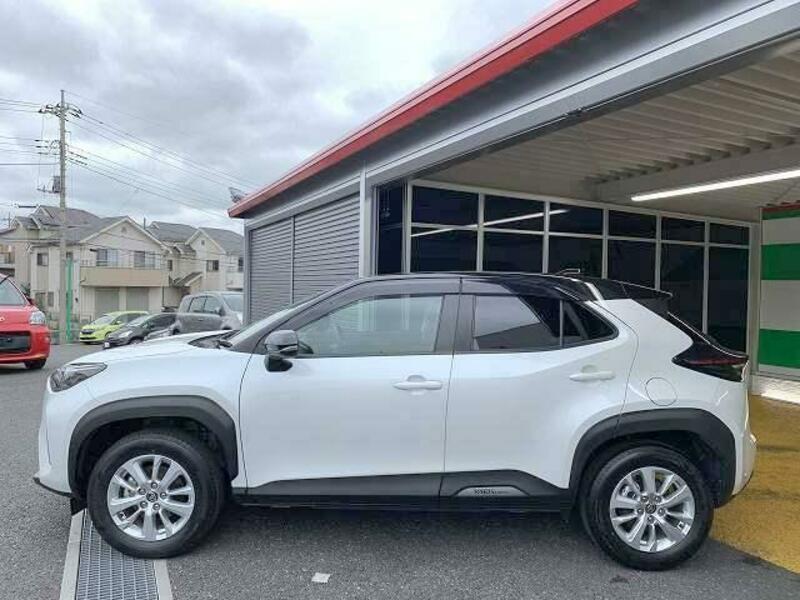 YARIS CROSS