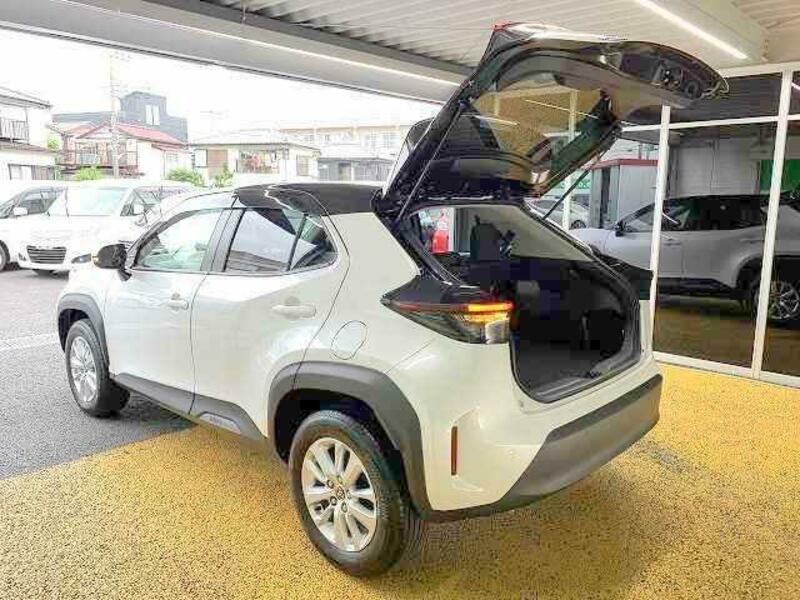 YARIS CROSS
