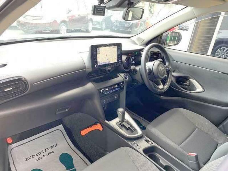 YARIS CROSS