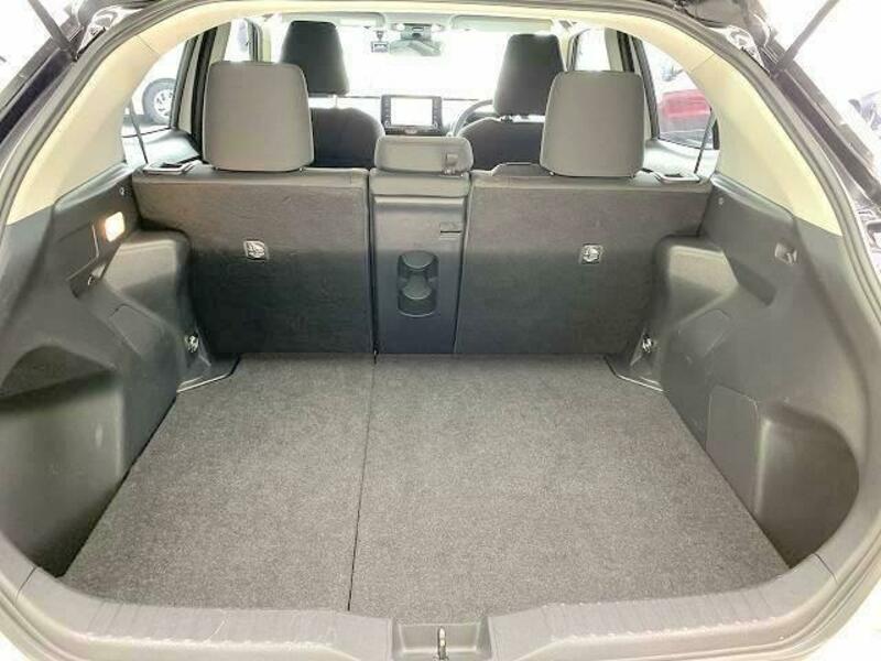 YARIS CROSS