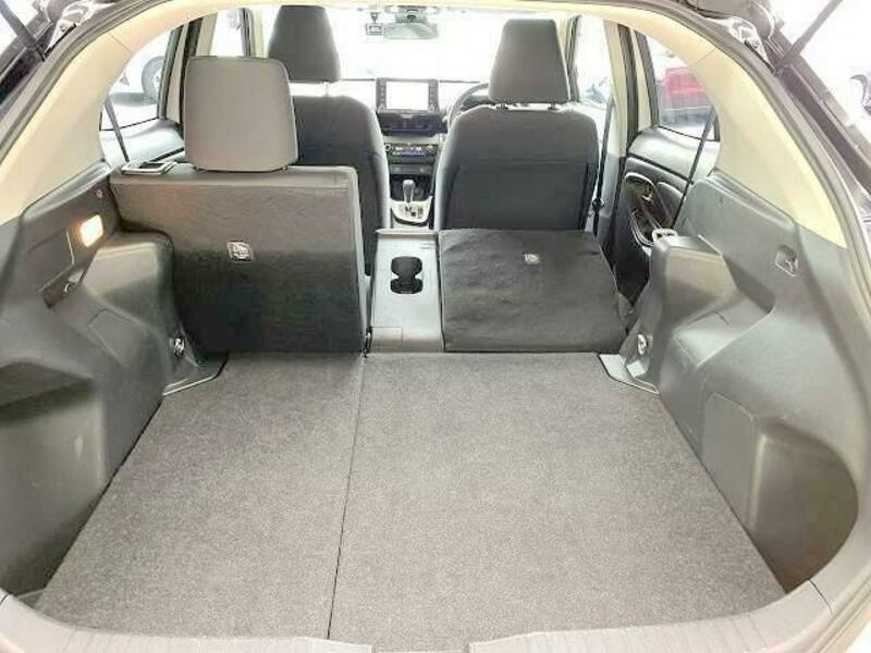 YARIS CROSS