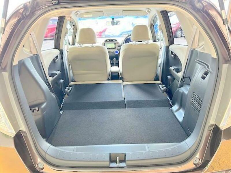 FIT HYBRID