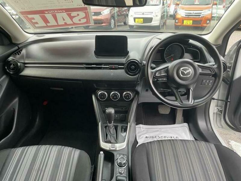 MAZDA2