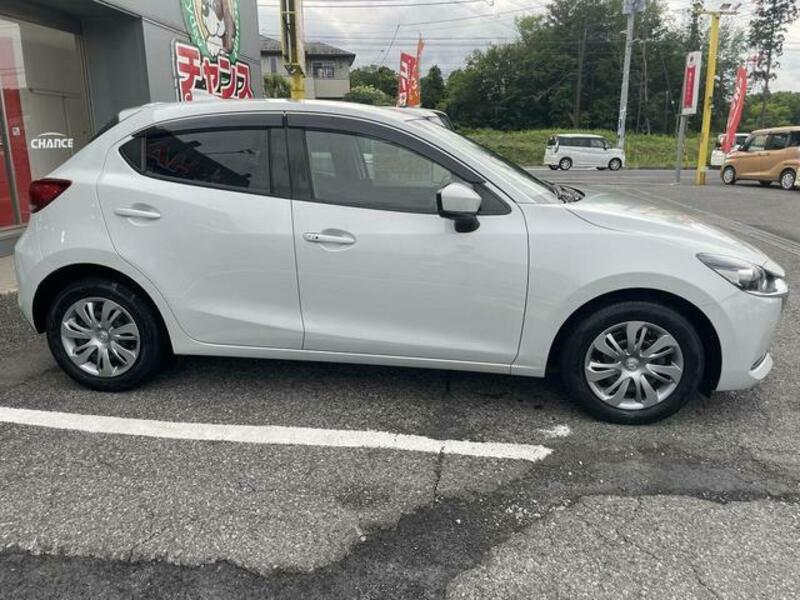 MAZDA2