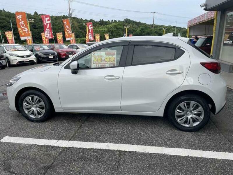 MAZDA2
