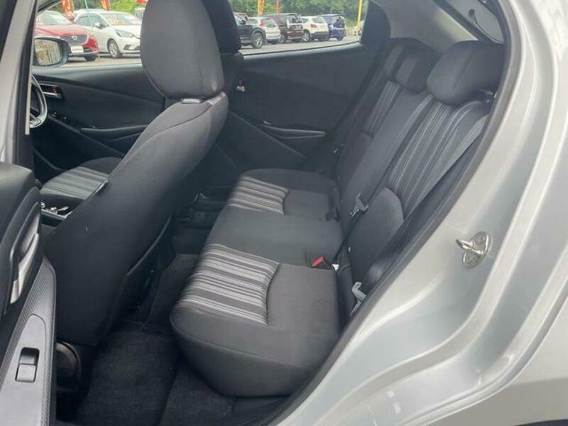 MAZDA2