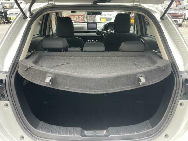 MAZDA2
