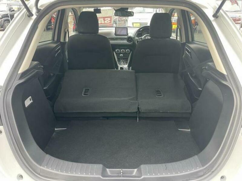 MAZDA2