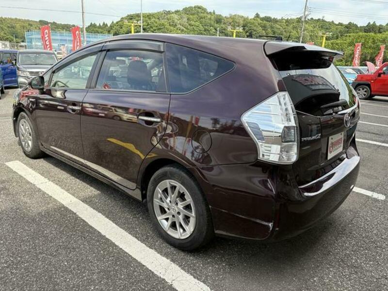 PRIUS ALPHA