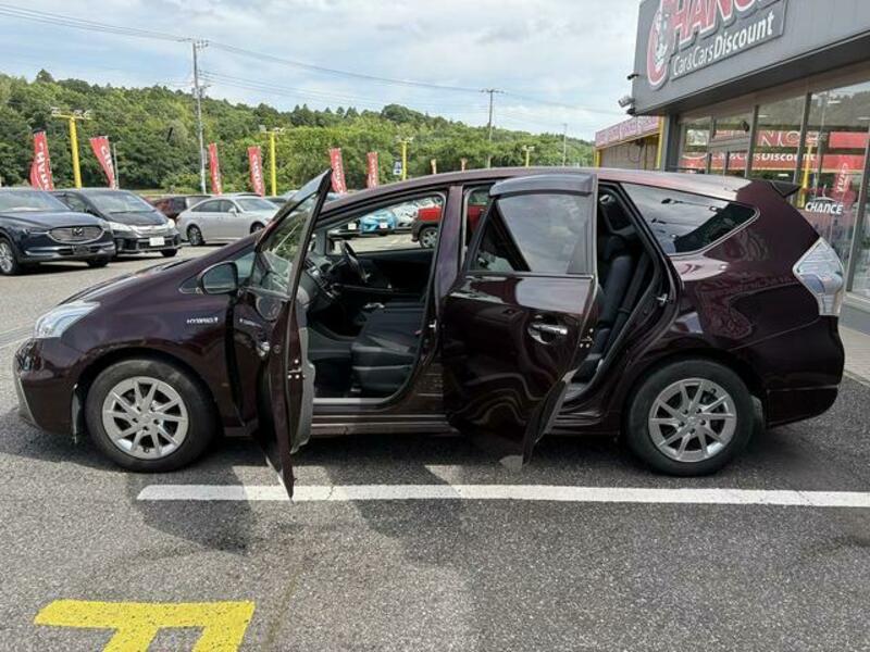 PRIUS ALPHA