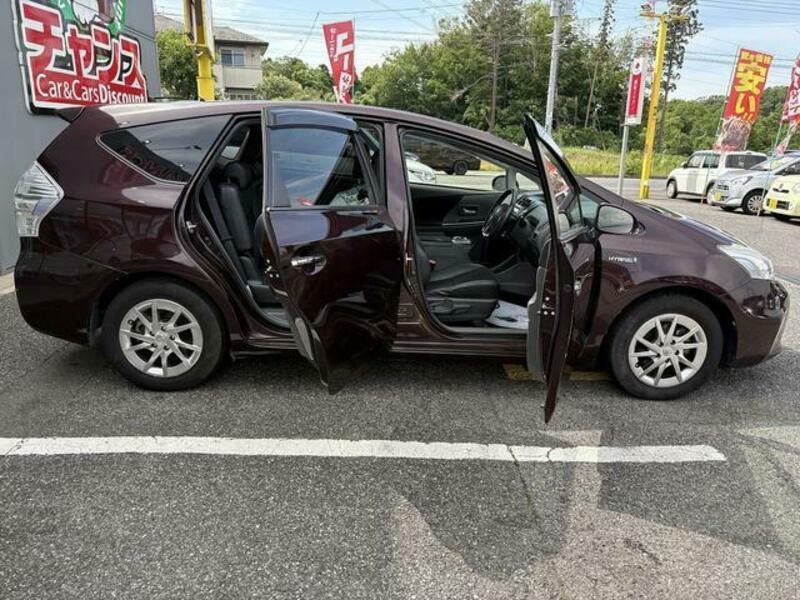 PRIUS ALPHA