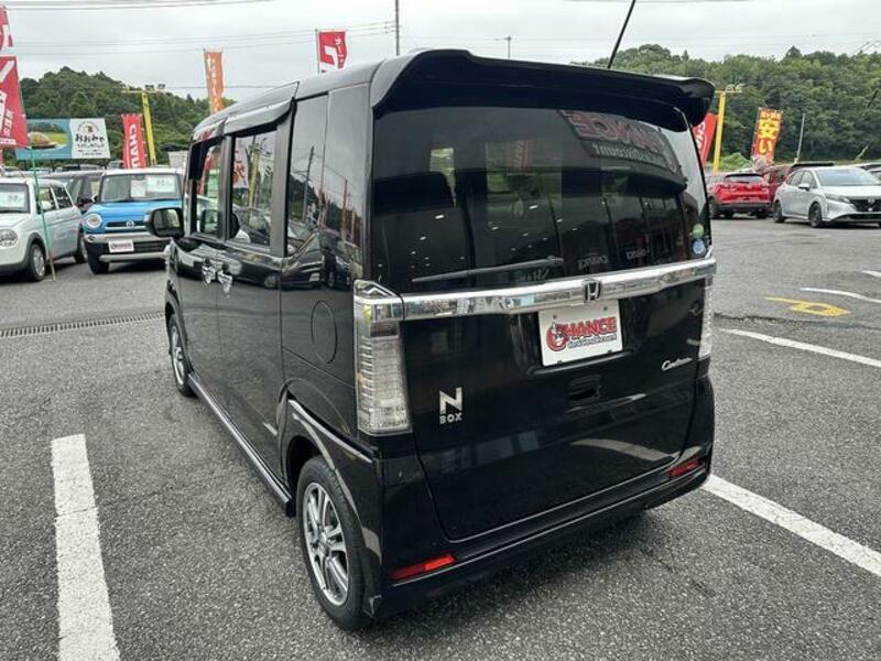 N BOX CUSTOM