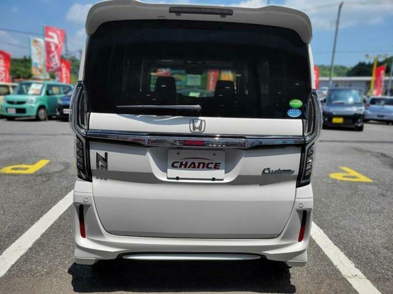 N BOX CUSTOM