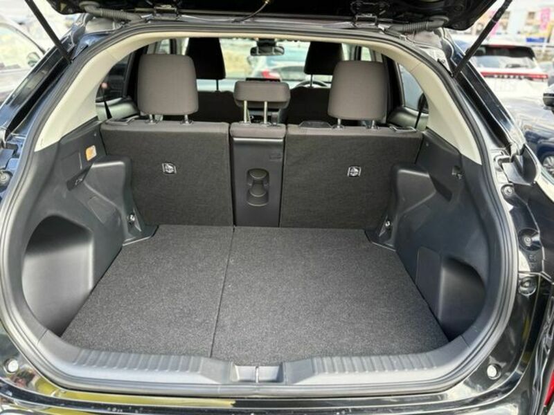 YARIS CROSS