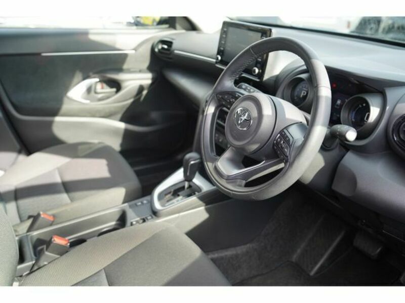 YARIS CROSS