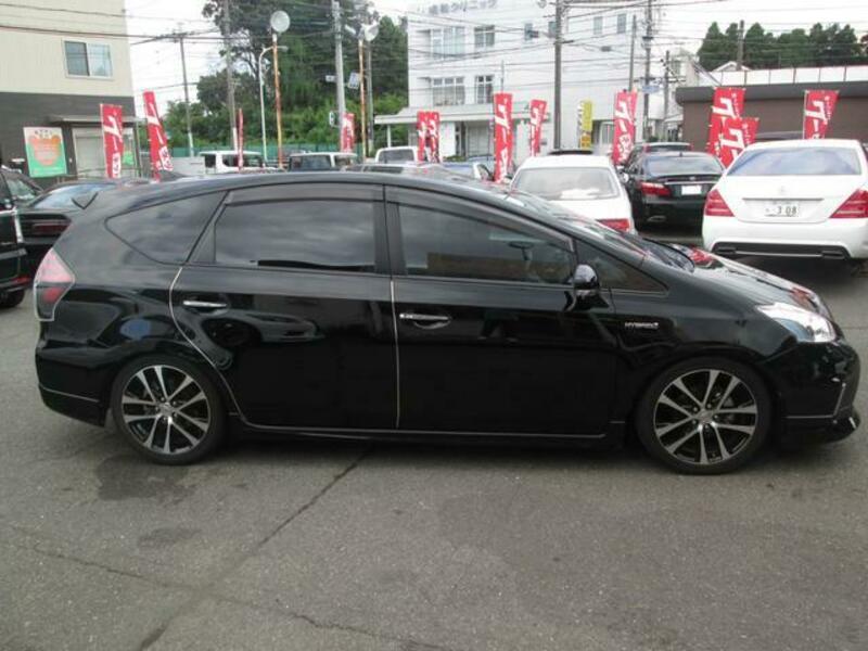 PRIUS ALPHA