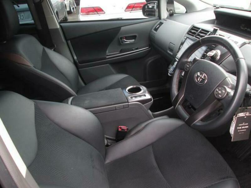 PRIUS ALPHA