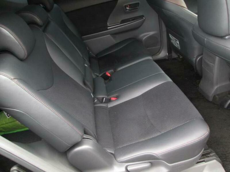 PRIUS ALPHA