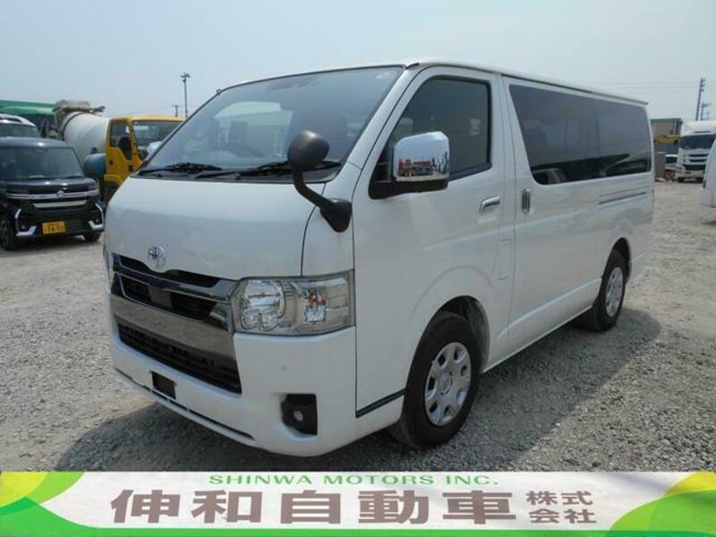 TOYOTA HIACE VAN