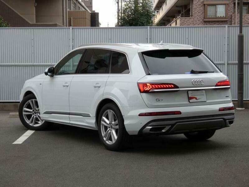 Q7