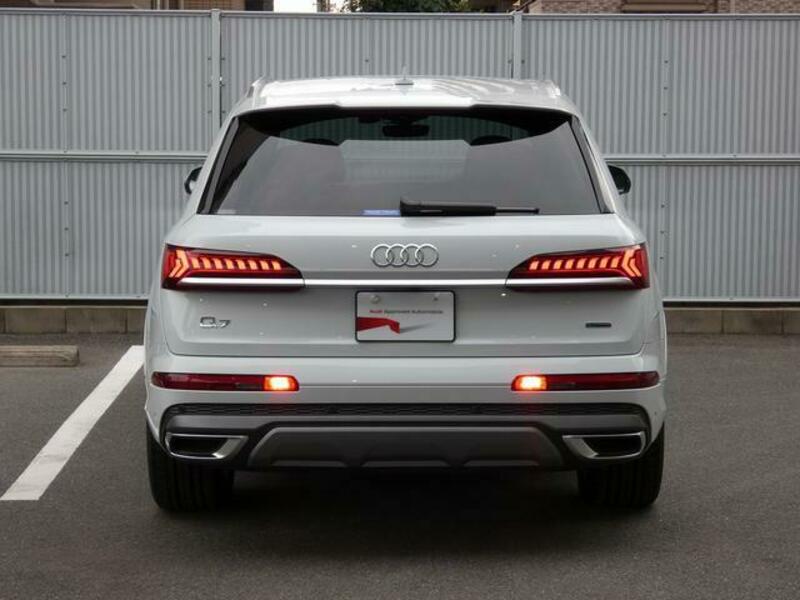 Q7