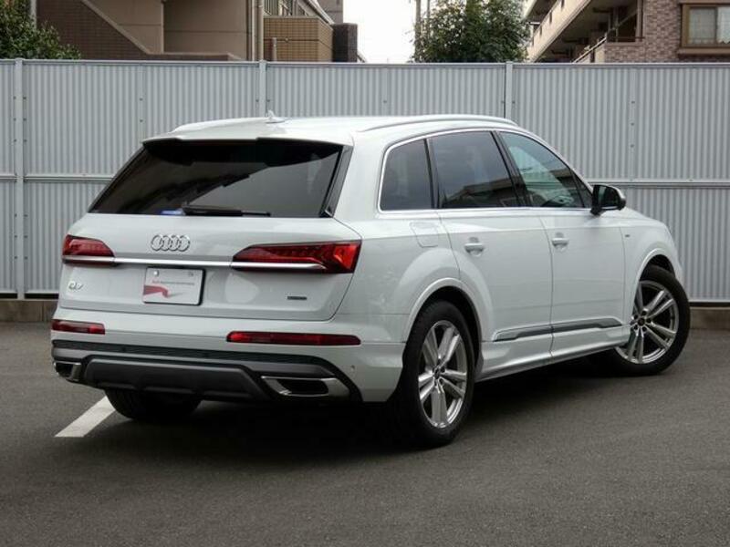Q7