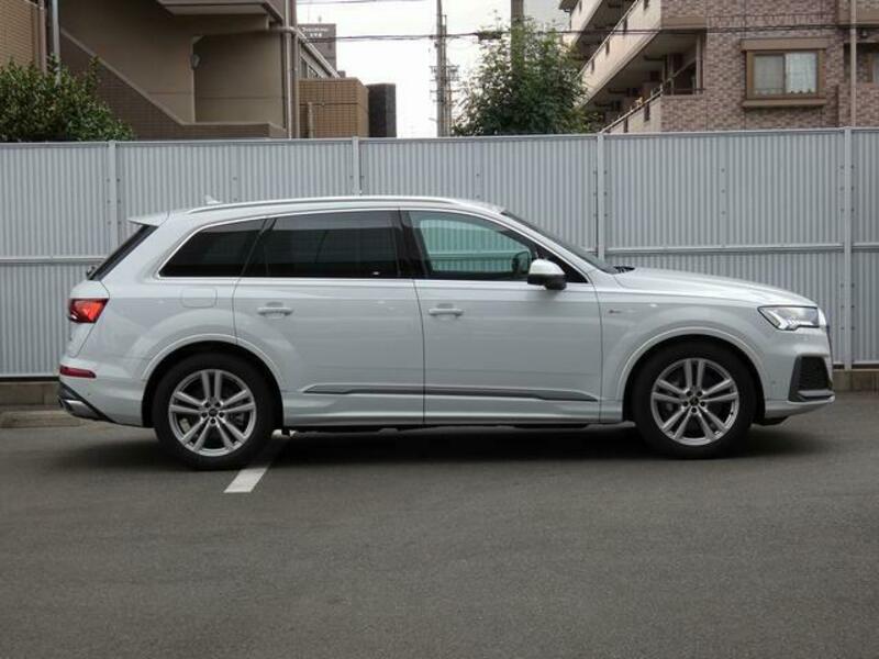 Q7