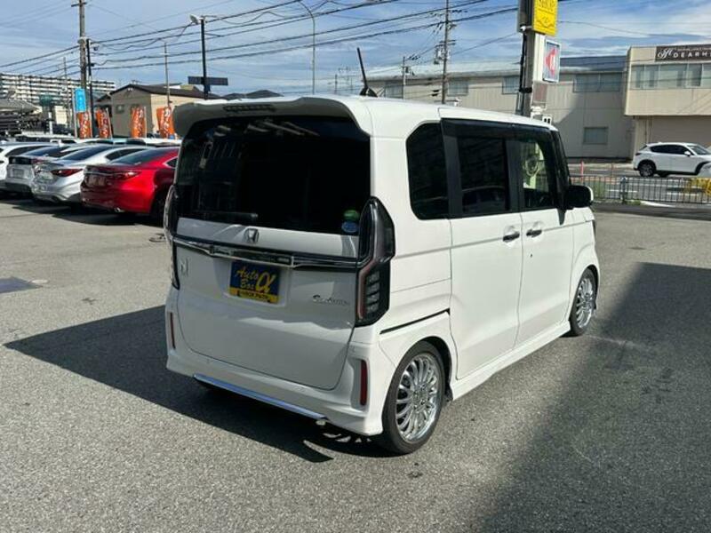 N BOX CUSTOM