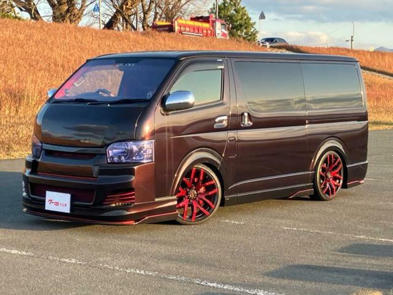 TOYOTA HIACE VAN