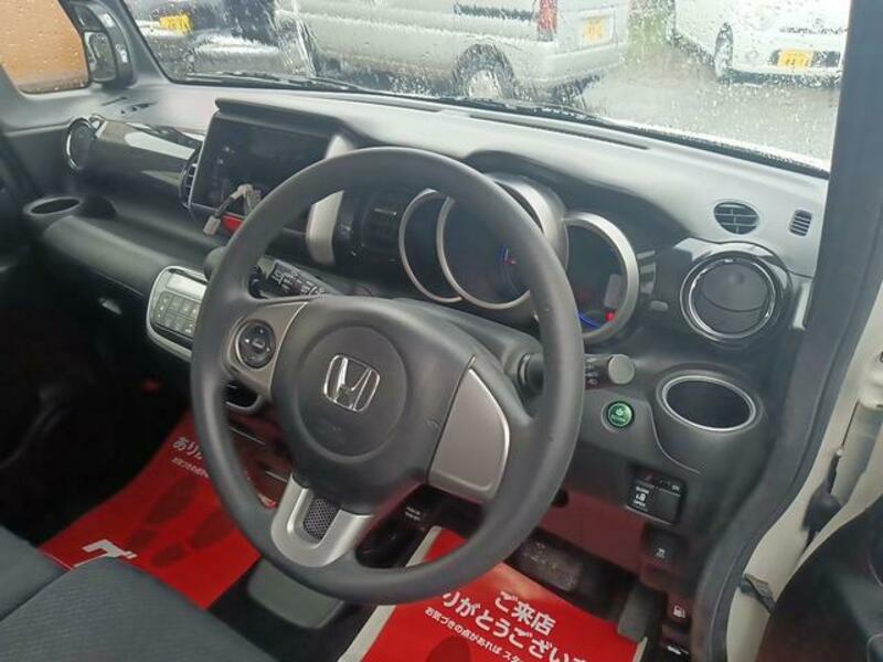 N BOX CUSTOM