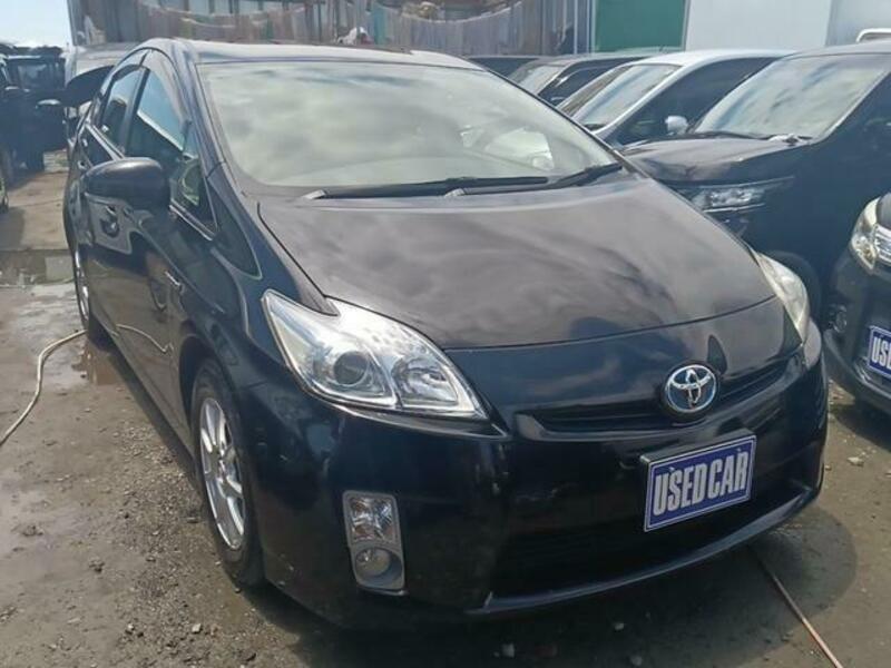 TOYOTA PRIUS