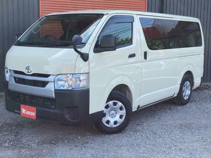 TOYOTA HIACE VAN