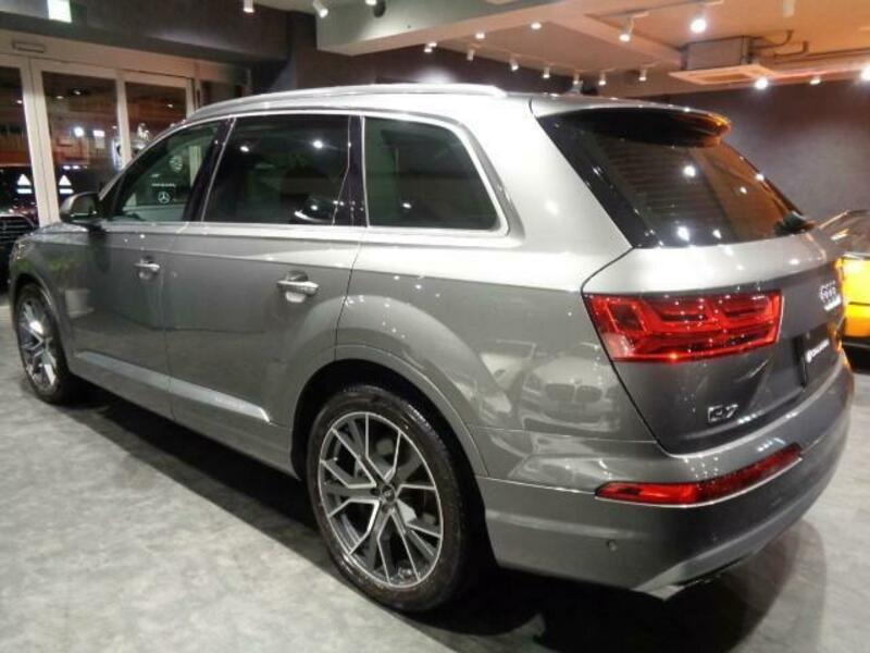 Q7