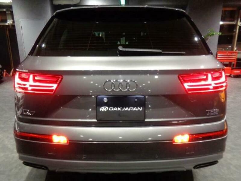 Q7