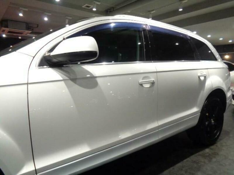 Q7
