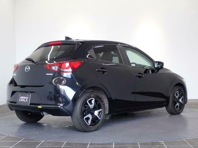 MAZDA2