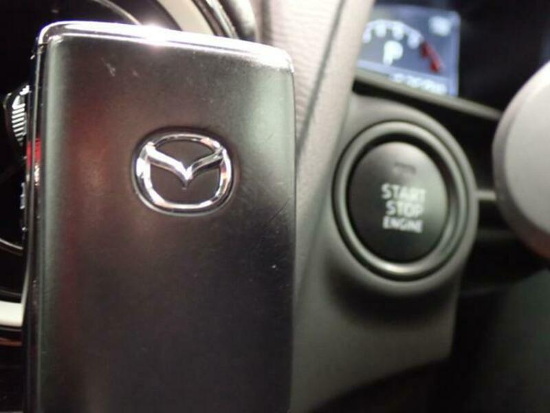 MAZDA2