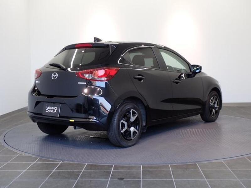 MAZDA2