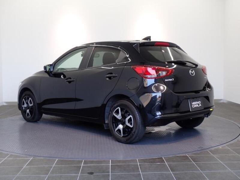 MAZDA2