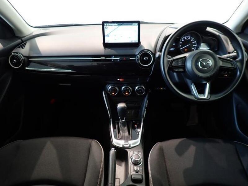 MAZDA2