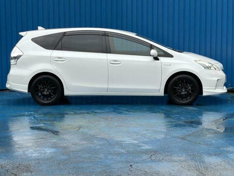 PRIUS ALPHA