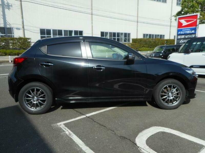 MAZDA2