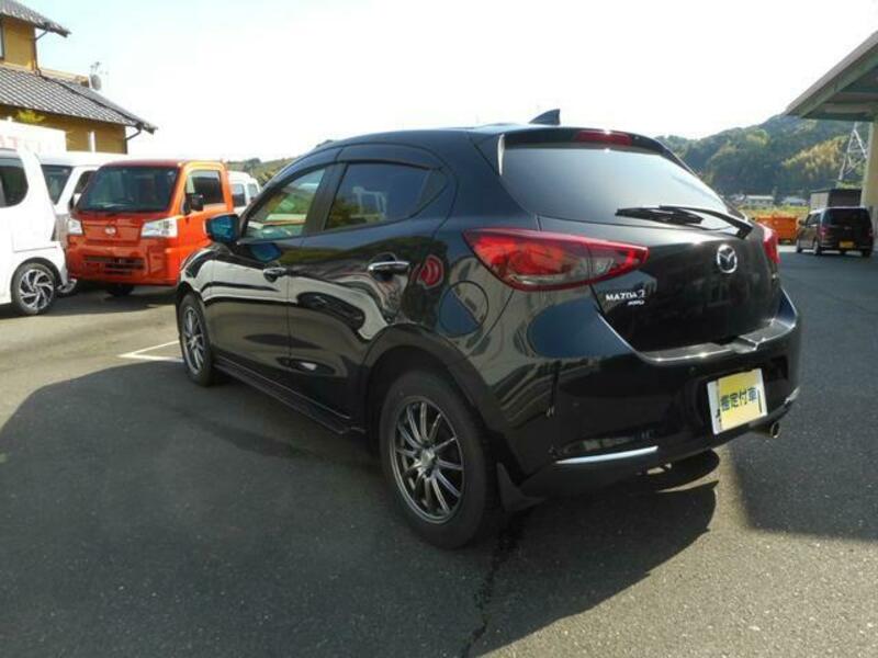 MAZDA2