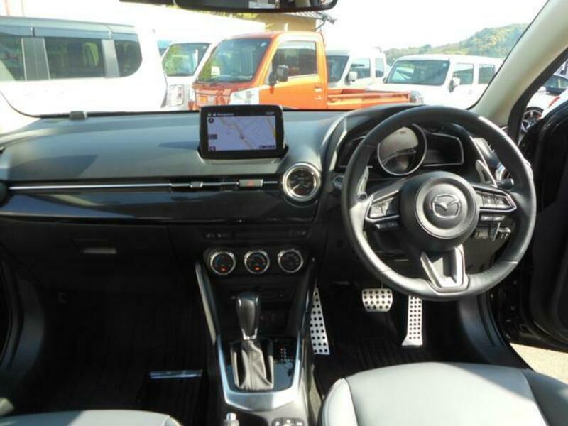 MAZDA2