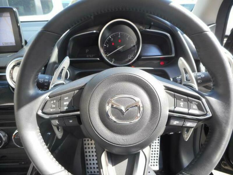 MAZDA2