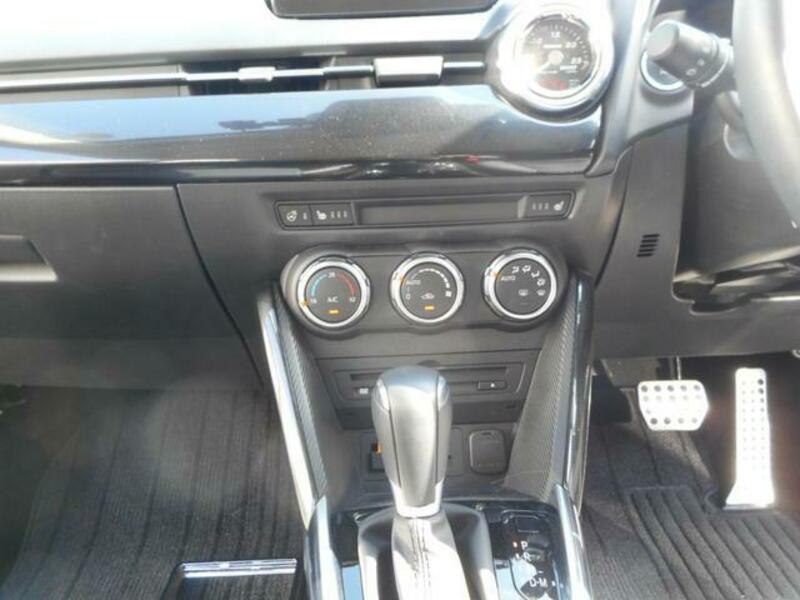 MAZDA2