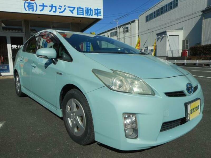 TOYOTA PRIUS