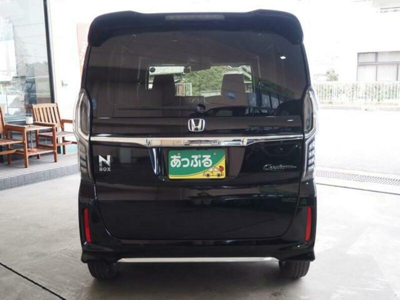 N BOX CUSTOM