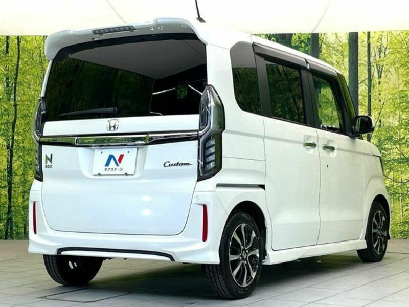 N BOX CUSTOM