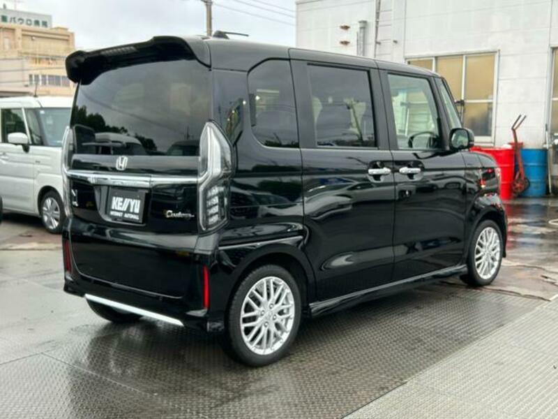 N BOX CUSTOM